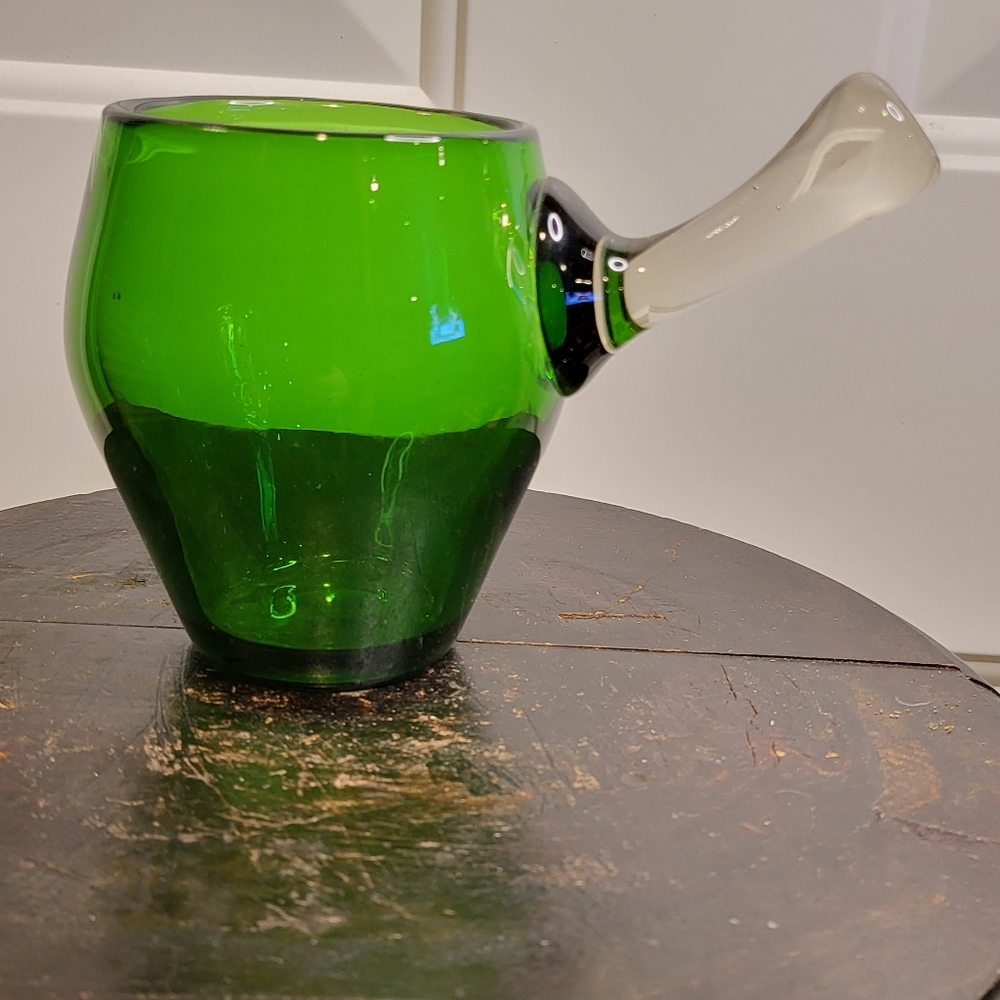Emerald Green Glass Sami style ‘Horn’ Beer Mug by Sirkka Kumela-Lehtonen… - Picture 2 of 7
